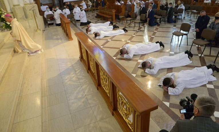 Uroczystość święceń kapłańskich w radomskiej katedrze, 29 maja 2021 roku.