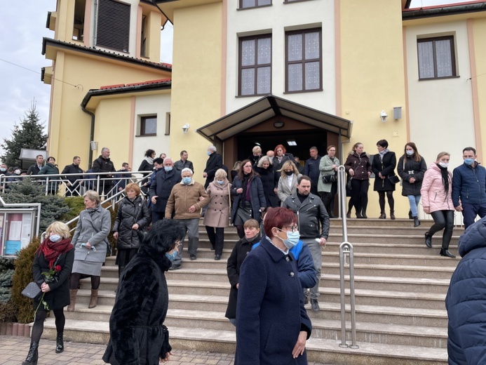 Ostatnie pożegnanie Renaty Ślosarczyk z Bestwinki