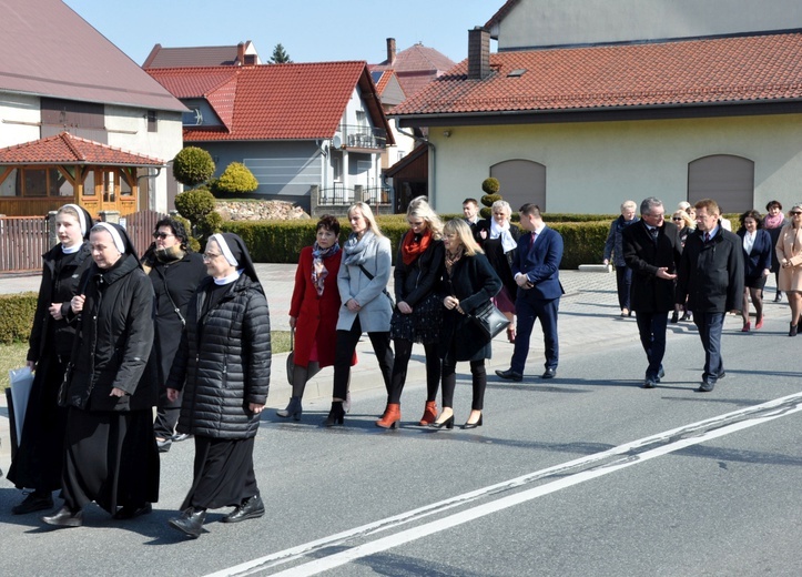 Siostra Anna Kaworek patronką szkoły w Biedrzychowicach