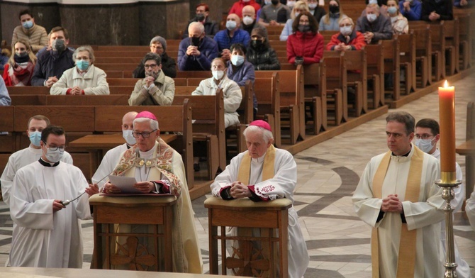 Katowice. Rosję i Ukrainę poświęcił Maryi abp Skworc