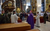 XXX -lecie diecezji łowickiej - pochówek Prymasów