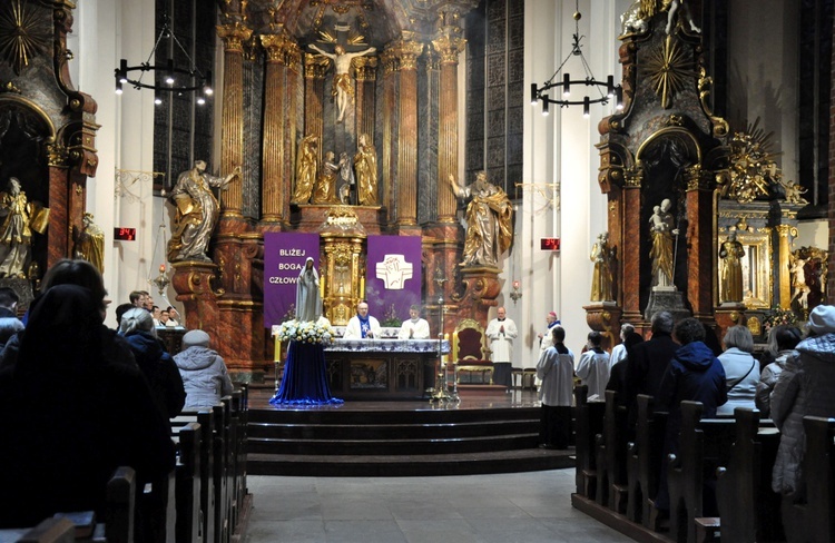 Akt poświęcenia Rosji i Ukrainy Niepokalanemu Sercu Maryi w katedrze opolskiej