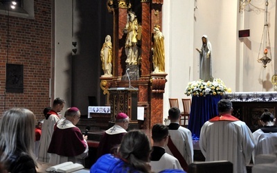 Akt poświęcenia Rosji i Ukrainy Niepokalanemu Sercu Maryi w katedrze opolskiej