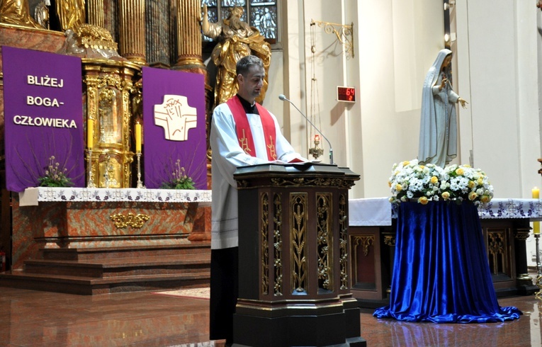 Akt poświęcenia Rosji i Ukrainy Niepokalanemu Sercu Maryi w katedrze opolskiej