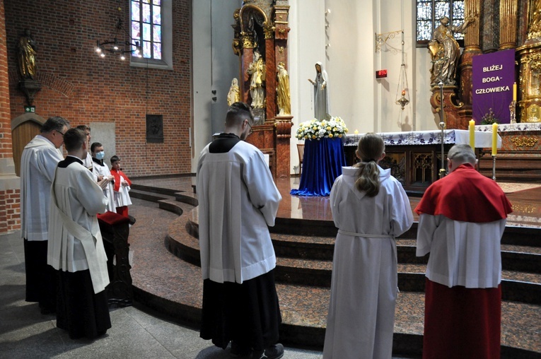 Akt poświęcenia Rosji i Ukrainy Niepokalanemu Sercu Maryi w katedrze opolskiej