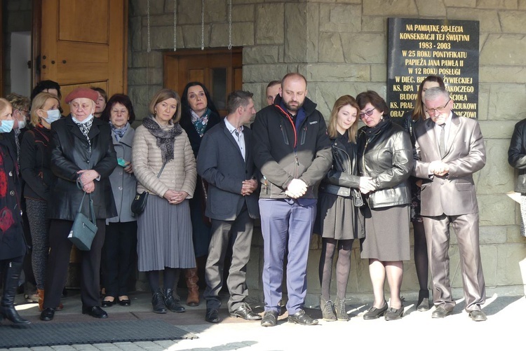 Ostatnie pożegnanie śp. ks. Tomasza Niedzieli w Bystrej Krakowskiej