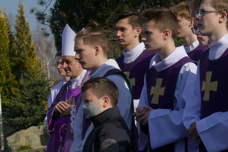 Ostatnie pożegnanie śp. ks. Tomasza Niedzieli w Bystrej Krakowskiej