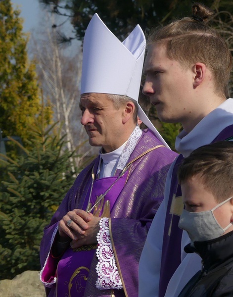 Ostatnie pożegnanie śp. ks. Tomasza Niedzieli w Bystrej Krakowskiej