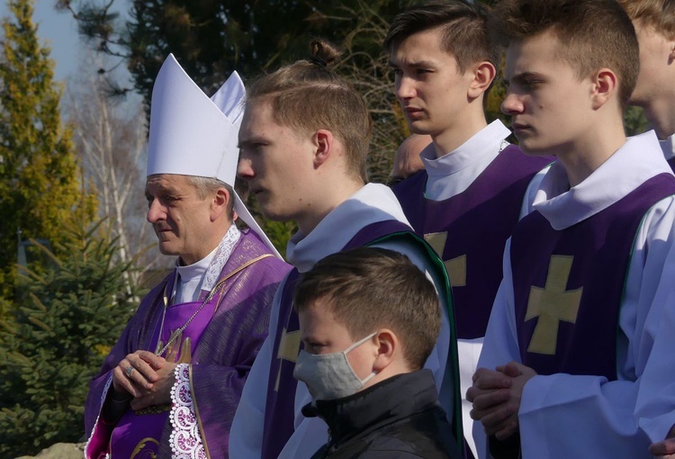 Ostatnie pożegnanie śp. ks. Tomasza Niedzieli w Bystrej Krakowskiej