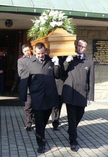 Ostatnie pożegnanie śp. ks. Tomasza Niedzieli w Bystrej Krakowskiej