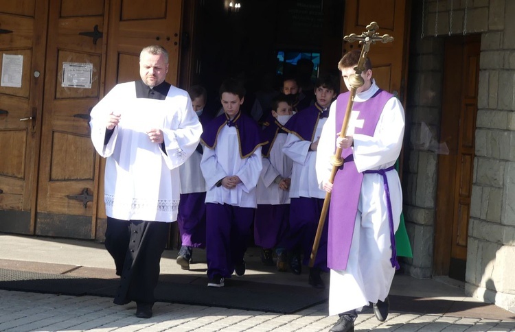 Ostatnie pożegnanie śp. ks. Tomasza Niedzieli w Bystrej Krakowskiej