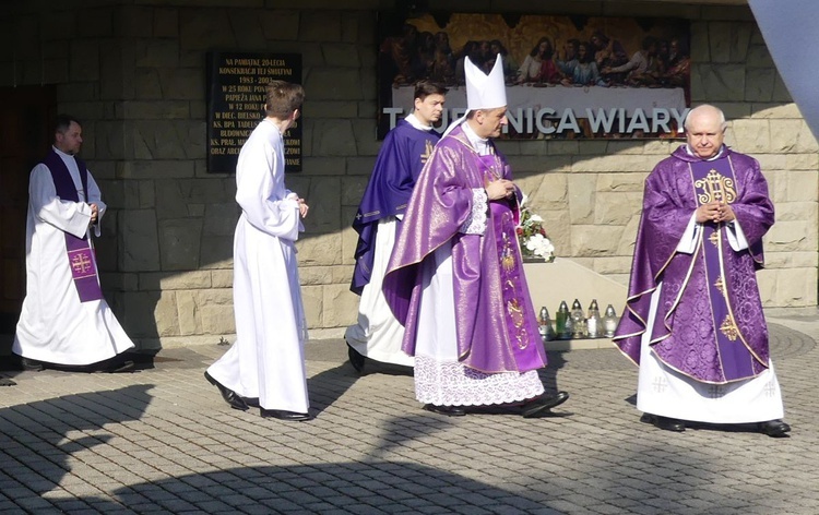 Ostatnie pożegnanie śp. ks. Tomasza Niedzieli w Bystrej Krakowskiej