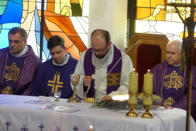 Ostatnie pożegnanie śp. ks. Tomasza Niedzieli w Bystrej Krakowskiej