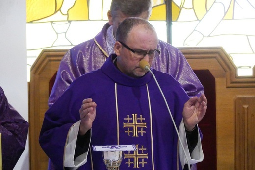 Ostatnie pożegnanie śp. ks. Tomasza Niedzieli w Bystrej Krakowskiej