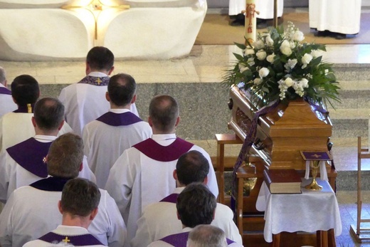 Ostatnie pożegnanie śp. ks. Tomasza Niedzieli w Bystrej Krakowskiej