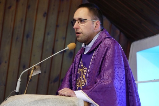 Ostatnie pożegnanie śp. ks. Tomasza Niedzieli w Bystrej Krakowskiej