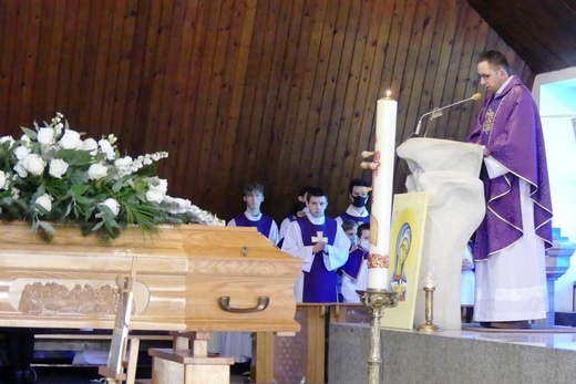 Ostatnie pożegnanie śp. ks. Tomasza Niedzieli w Bystrej Krakowskiej