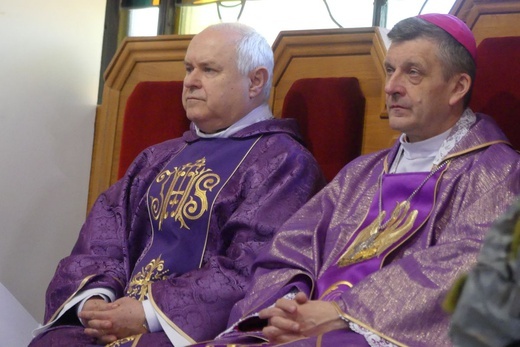 Ostatnie pożegnanie śp. ks. Tomasza Niedzieli w Bystrej Krakowskiej