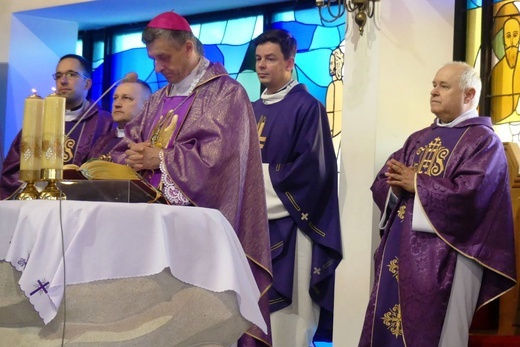 Ostatnie pożegnanie śp. ks. Tomasza Niedzieli w Bystrej Krakowskiej