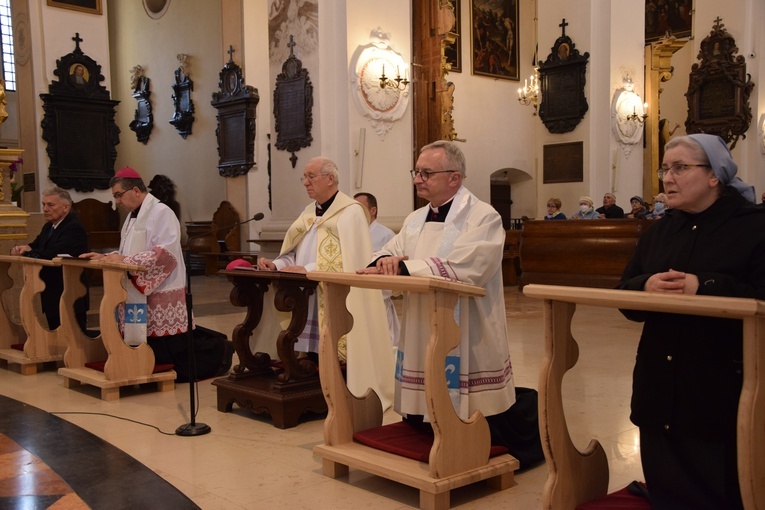 W katedrze modlitwom przewodniczył bp Andrzej F. Dziuba.