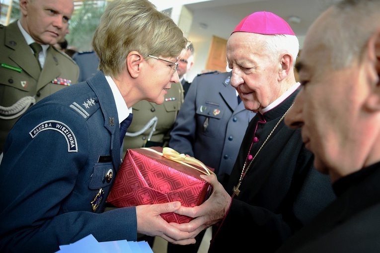 Abp Edmund Piszcz w obiektywie GN