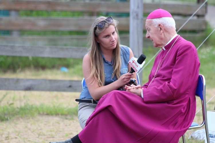 Abp Edmund Piszcz w obiektywie GN