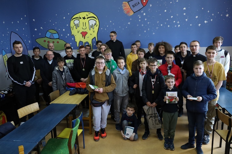 X Turniej Tenisa Stołowego i III Turniej Szachowy służby liturgicznej diecezji świdnickiej