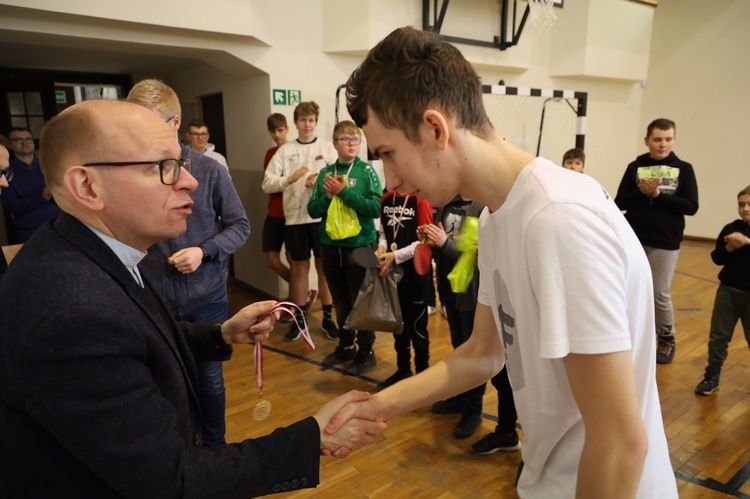 X Turniej Tenisa Stołowego i III Turniej Szachowy służby liturgicznej diecezji świdnickiej