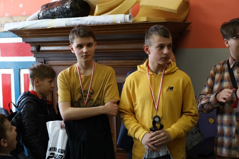 X Turniej Tenisa Stołowego i III Turniej Szachowy służby liturgicznej diecezji świdnickiej
