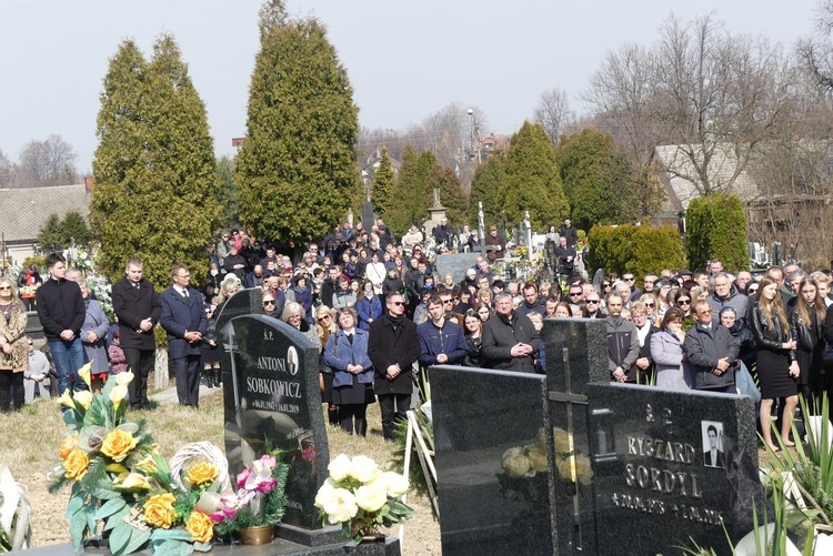 Uroczystości pogrzebowe ks. Tomasza Niedzieli w Bulowicach