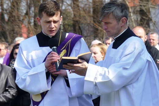 Uroczystości pogrzebowe ks. Tomasza Niedzieli w Bulowicach