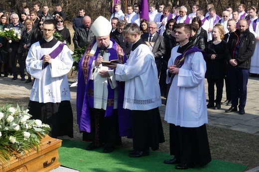 Uroczystości pogrzebowe ks. Tomasza Niedzieli w Bulowicach