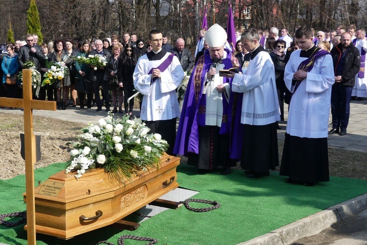 Uroczystości pogrzebowe ks. Tomasza Niedzieli w Bulowicach