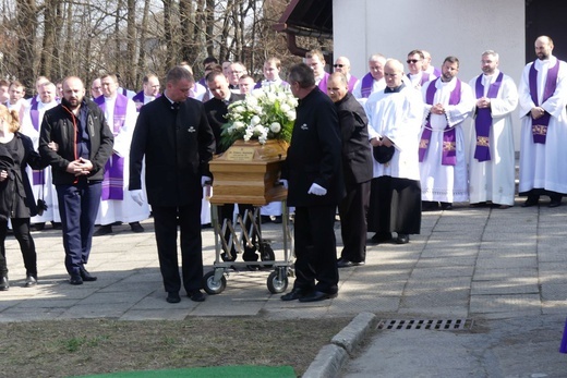 Uroczystości pogrzebowe ks. Tomasza Niedzieli w Bulowicach