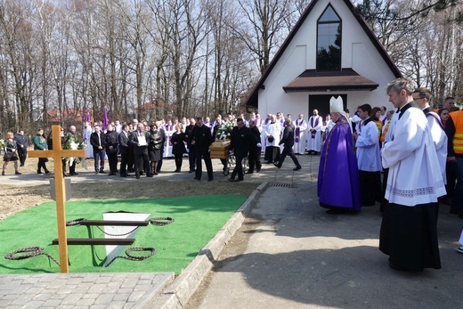Uroczystości pogrzebowe ks. Tomasza Niedzieli w Bulowicach