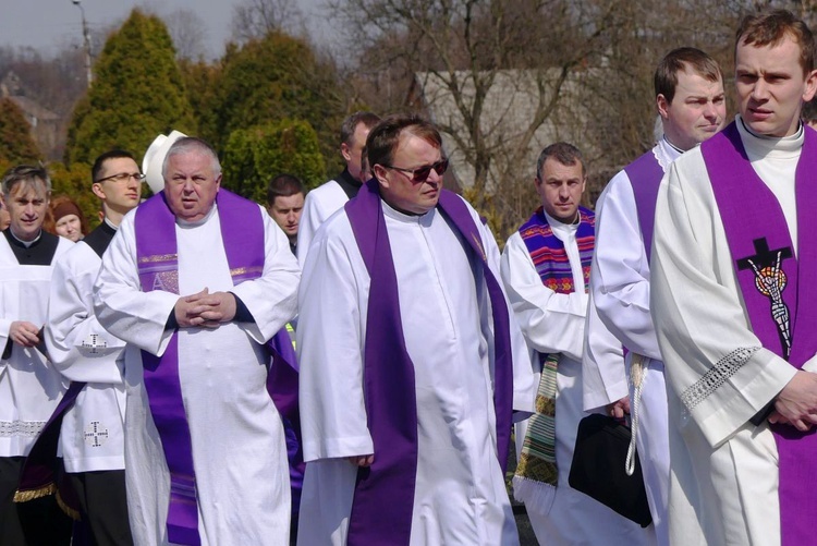 Uroczystości pogrzebowe ks. Tomasza Niedzieli w Bulowicach