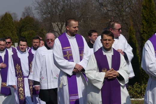Uroczystości pogrzebowe ks. Tomasza Niedzieli w Bulowicach