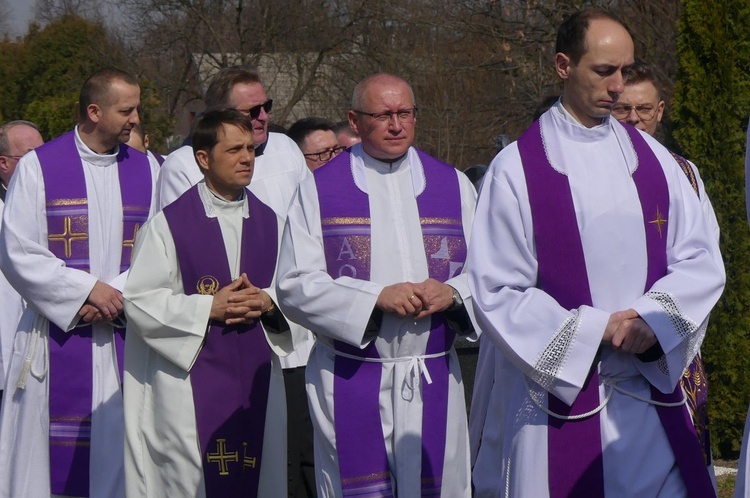 Uroczystości pogrzebowe ks. Tomasza Niedzieli w Bulowicach