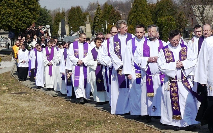 Uroczystości pogrzebowe ks. Tomasza Niedzieli w Bulowicach