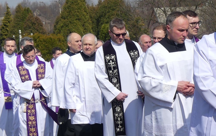 Uroczystości pogrzebowe ks. Tomasza Niedzieli w Bulowicach