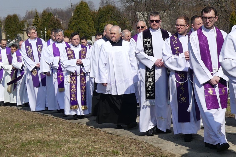 Uroczystości pogrzebowe ks. Tomasza Niedzieli w Bulowicach