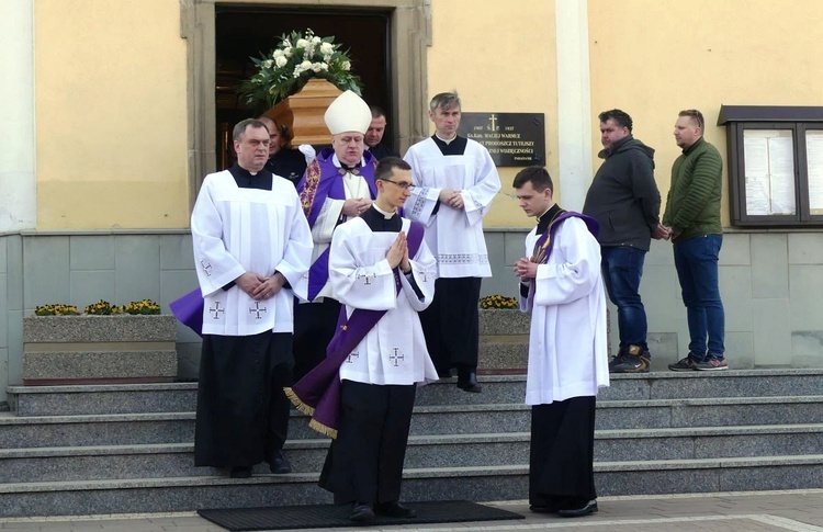 Uroczystości pogrzebowe ks. Tomasza Niedzieli w Bulowicach