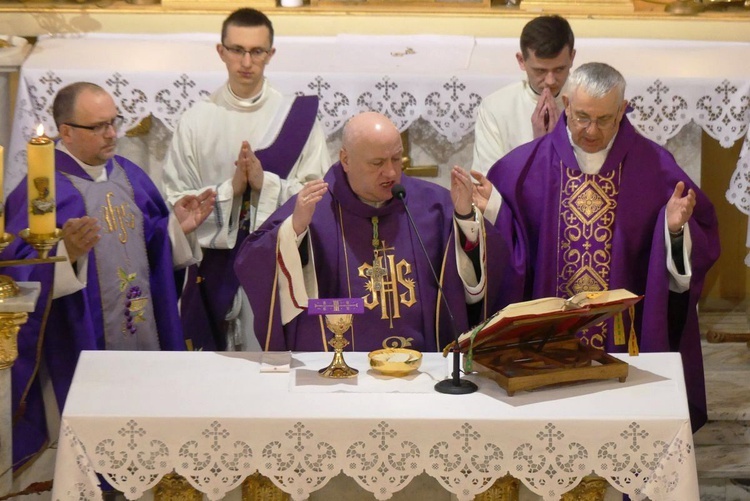 Uroczystości pogrzebowe ks. Tomasza Niedzieli w Bulowicach