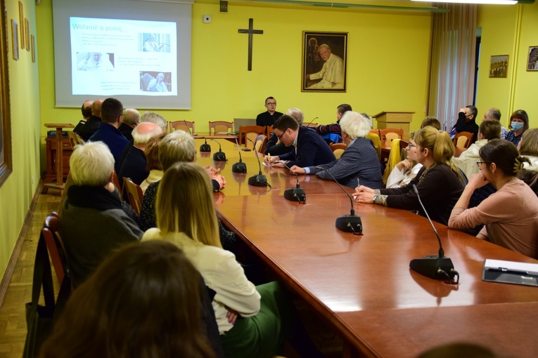 Wykład poprowadził ks. Bartłomiej Krzos.