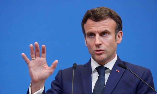 Francja/ Macron apeluje o umiar w słowach: nie nazwałbym Putina "rzeźnikiem"
