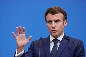 Francja/ Macron apeluje o umiar w słowach: nie nazwałbym Putina "rzeźnikiem"