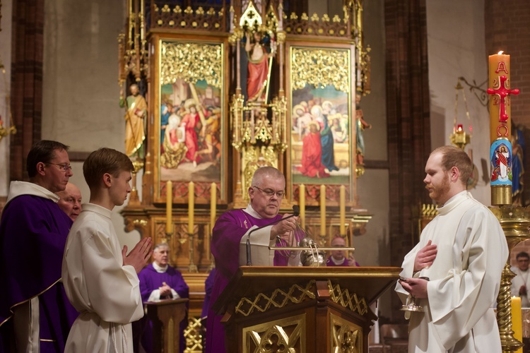 Msza św. żałobna za śp. abp. Edmunda Piszcza