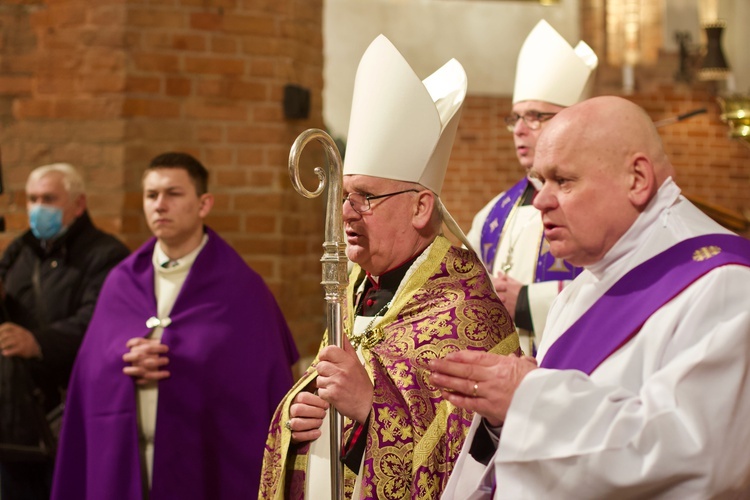 Msza św. żałobna za śp. abp. Edmunda Piszcza