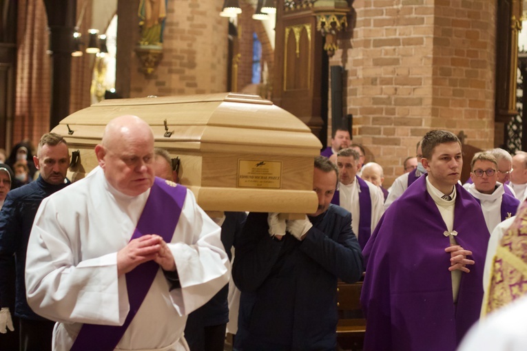 Msza św. żałobna za śp. abp. Edmunda Piszcza