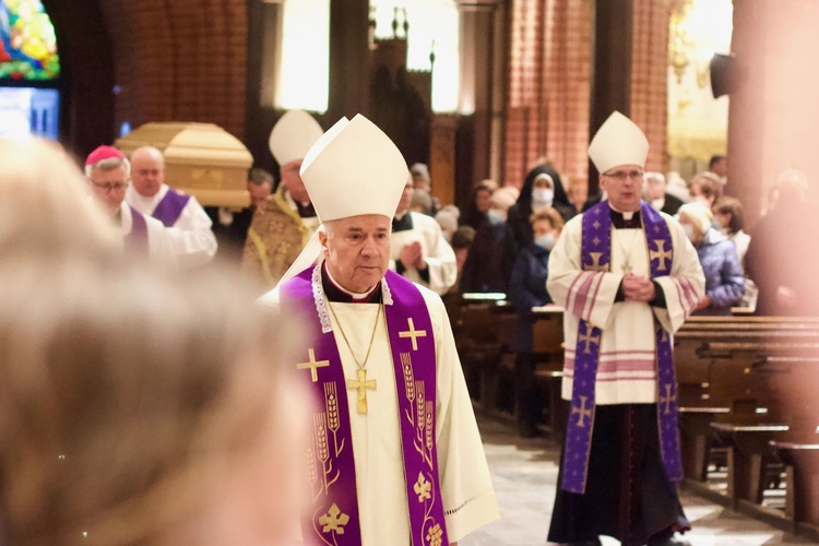 Msza św. żałobna za śp. abp. Edmunda Piszcza